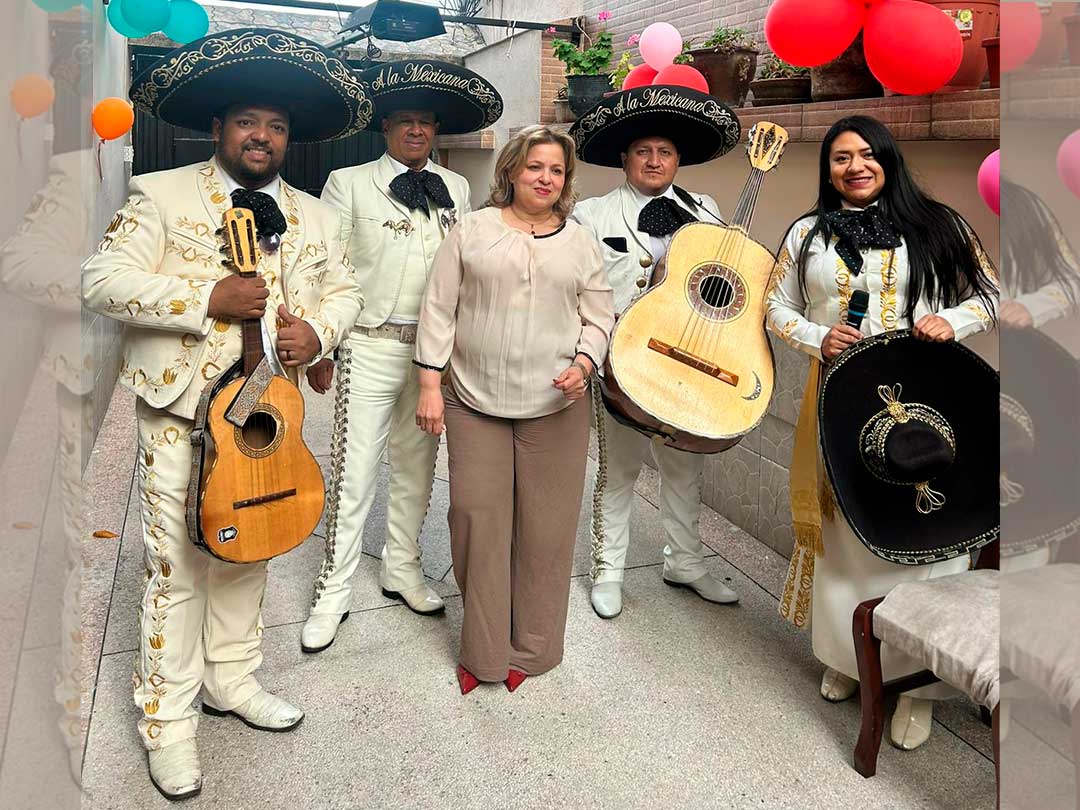Mariachis-quito-a-la-mexicana-6